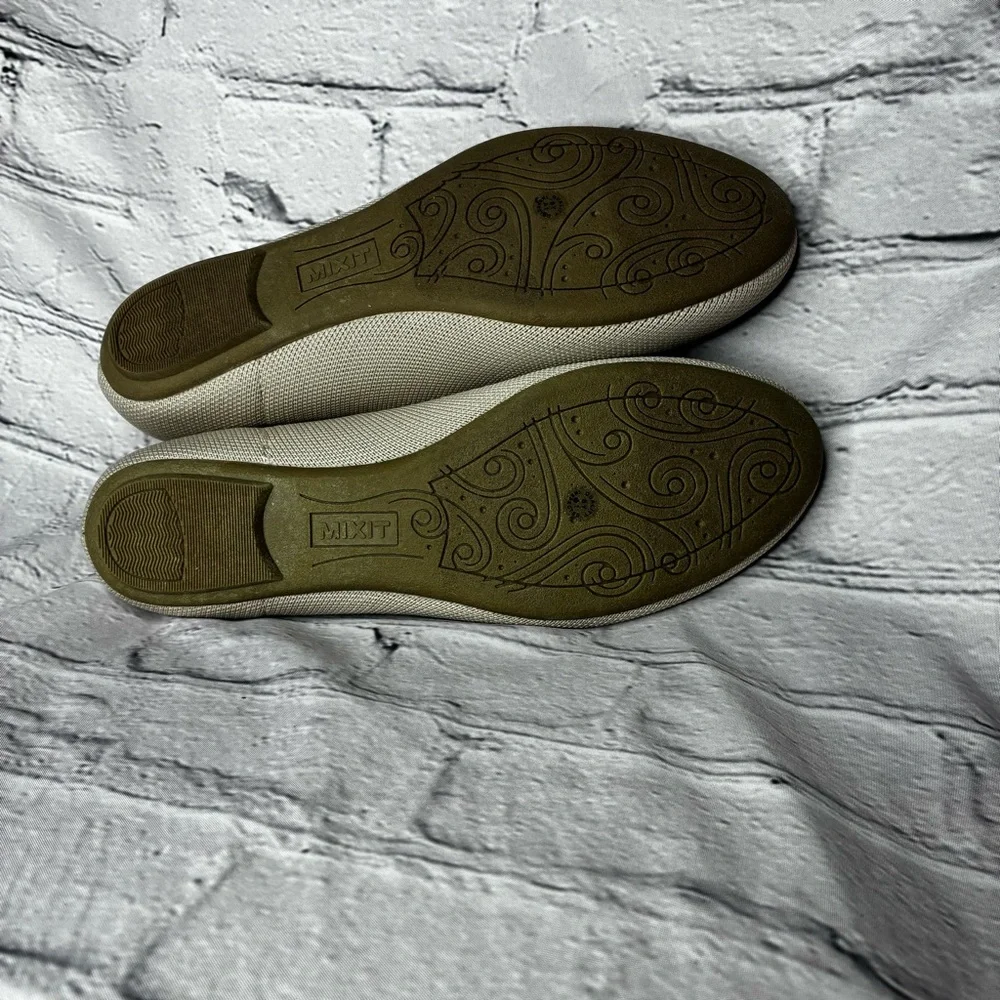 MixIt Women’s Fabric Knit Neutral Beige Round Toe Ballet Flat Slip On Shoes Sz 8